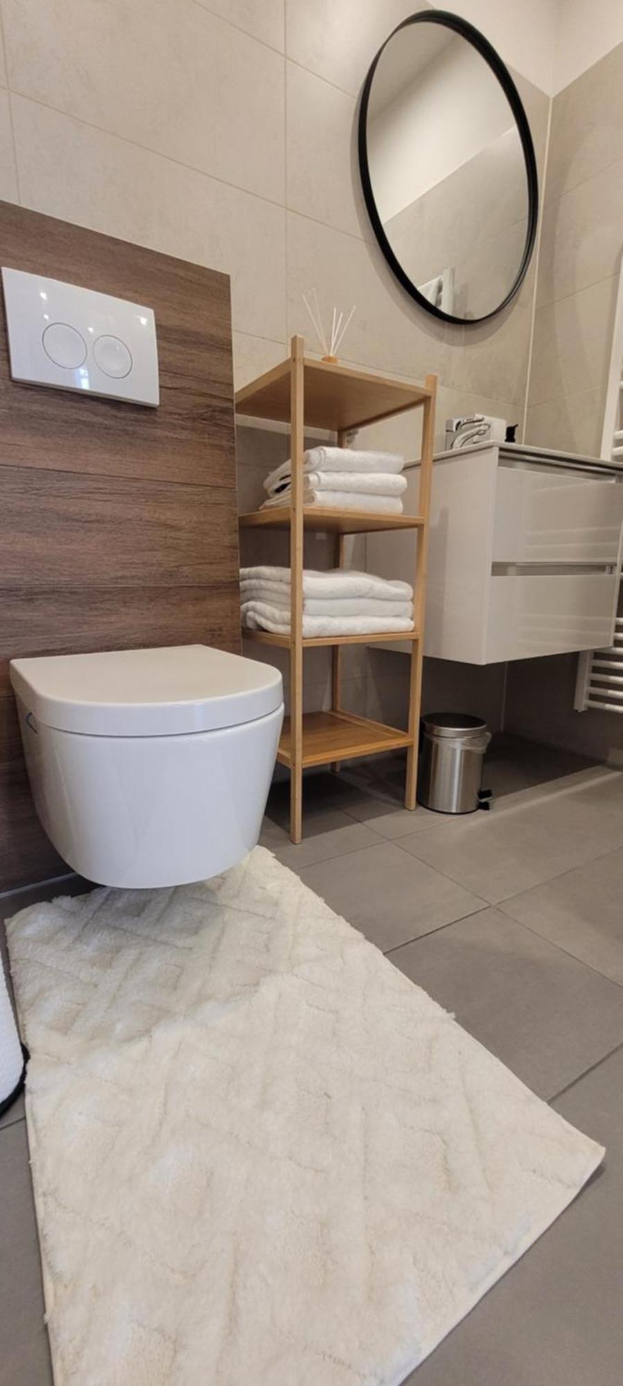 Altbauwohnung Mit Charme - Selbst Check In - Queensize Bett Wenen Buitenkant foto