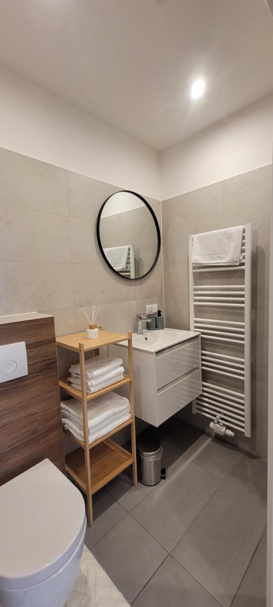 Altbauwohnung Mit Charme - Selbst Check In - Queensize Bett Wenen Buitenkant foto
